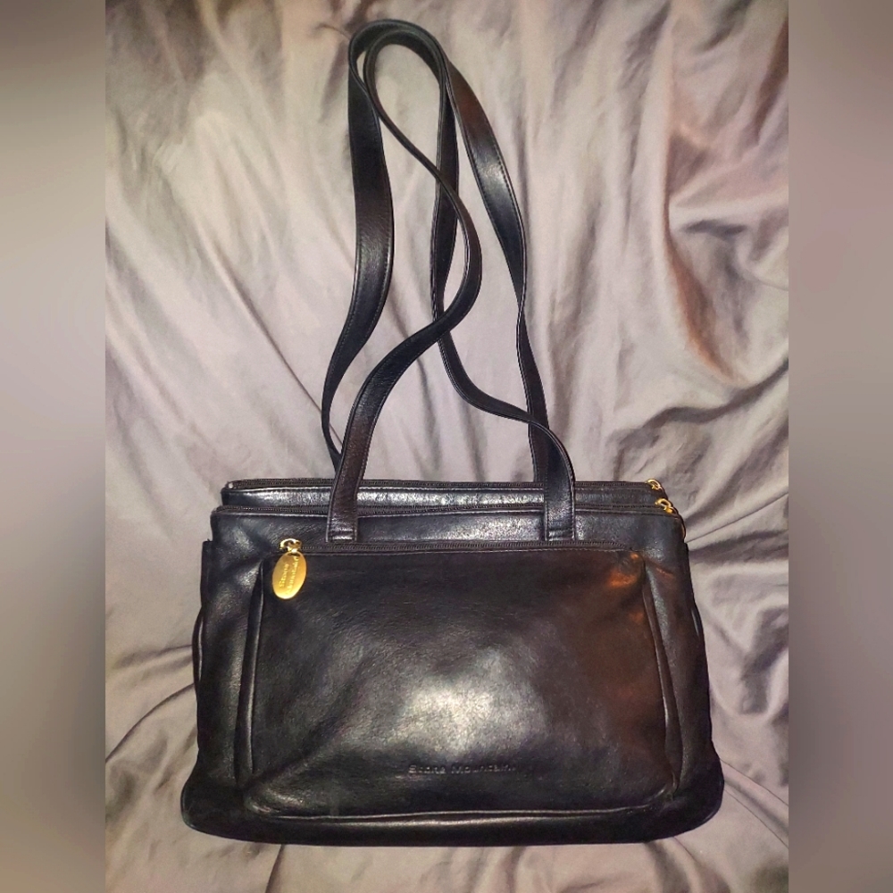 Stone Mountain, medium shoulder bag, black